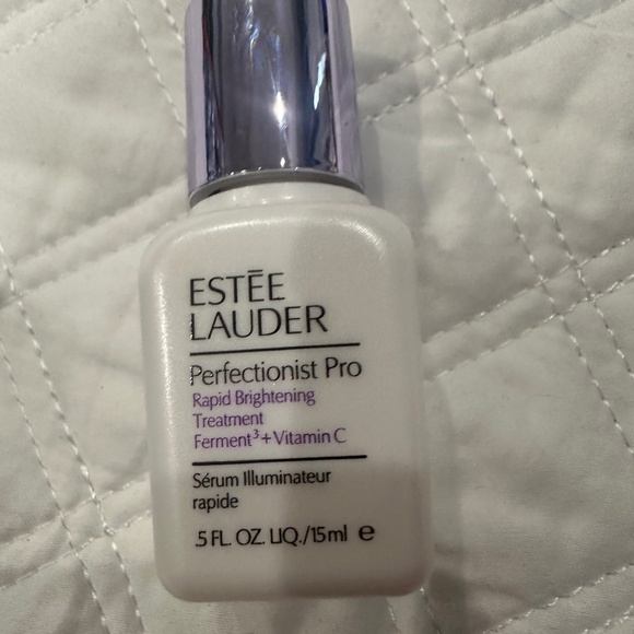 Estée Lauder Perfectionist Pro. (4)  .5 pz - Picture 1 of 3